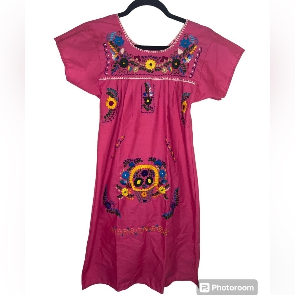Embroidered Floral Hot Pink Mexican Dress 6-8 yrs
BX2